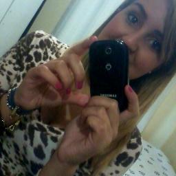 ზ Se te amar é certo ou não, eu amo. Porque ninguém nunca chegou em mim até
onde você chegou, ninguém me faz tão bem como você me faz. *----*