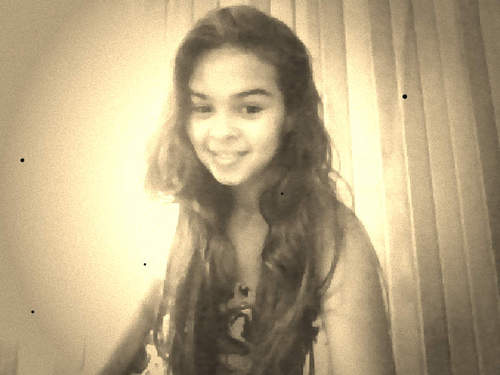 linda,chata,ciumenta,amorosa,cinpatica,carinhosa,....u.U minha .........melhor luane te amo linda   ...........  by: Nathalia u.u