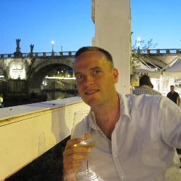 GiedoSloot's profile picture. Trotse papa loopt hard, pingelt op z'n gitaar en luistert naar 90s muziek.