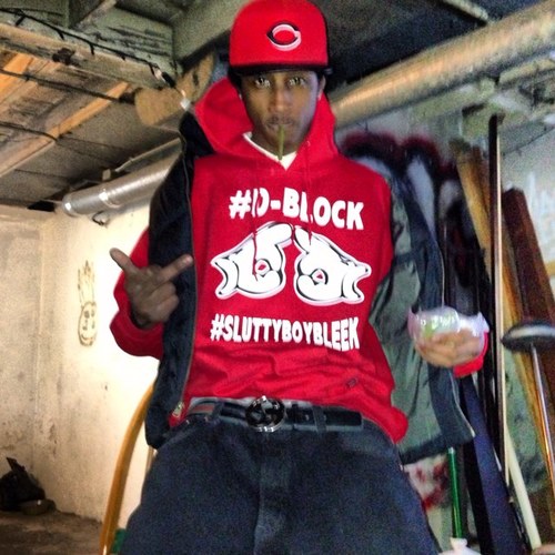 real nigga {bleek} i make hella noise team♓⭐#4CH♦um a hustler by birth chase that sak ent. my ig @sluttyboybleek bad females tune in #freeBDWesley #⃣3⃣