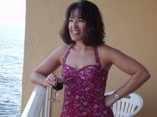 GaynorLyons's profile picture. I live to laugh, it's good for core stability