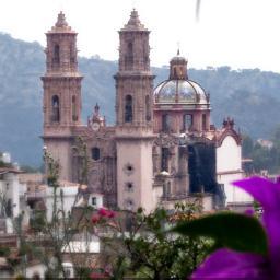 Hotel/Museo Victoria Taxco, le ofrece un espacio de tranquilidad en uno de los puntos mas altos de Taxco.