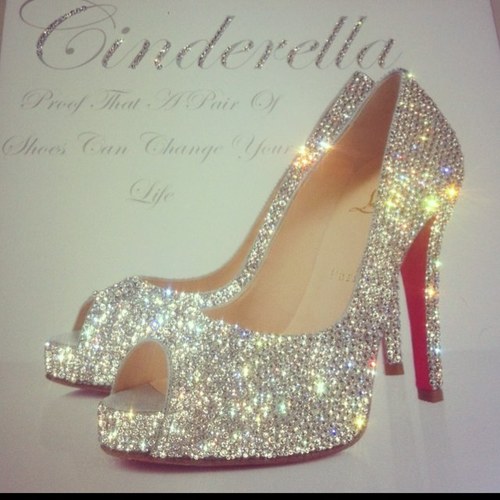 FairytaleCanvas's profile picture. Gorgeous personalised Canvas & Framed prints using Swarovski Crystals, Tulle, Feathers & Butterflys, all sizes available.. message for bespoke service x