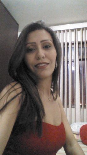 Linda.. por dentro e por fora, pois foi DEUS quem me criou e tudo que ele faz é perfeito!!!