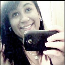 #amiga, gosto de fazer novas amizade, sou animada, adoooroo dar risada rs bjos negas e negos :)