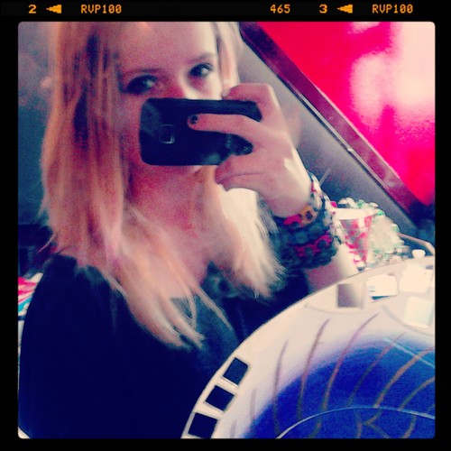 _AdidasChick's profile picture. instagram ; danoonpower  //  lovemyfriends. // lovemusic // #teambambii' // team voetbal ' dansen ' zingen ' acteren  ♥!