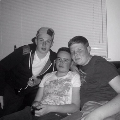 Talented young lad always up for the a chat and also likes the jokes so yeah follow. As the box is to small for my personal life I will just leave it there.!.