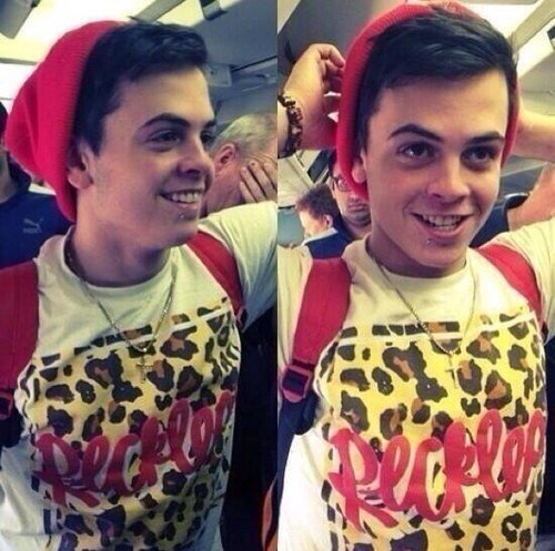 -Janoskianators - Sisters - Working our way up to our goal 5/5 current follows 0/5- In love with 5 sexy Australians-