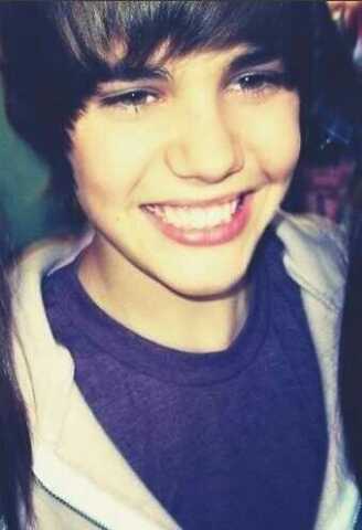 I'm a huge Belieber @justinbieber 20.10.10 @THECODYSIMPSON 10.8. @JORDANJANSEN 15.8. @LILTWIST @Tinashe_K 16.8.