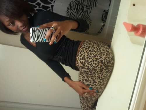 Slimwaist2k12's profile picture. Follow me with yall noisy ass and follow my baee @SO_Blessedd #WeAreTeamfollowback
