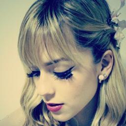 @sophiaabrahao   '' Sophia eu te amo para sempre  '' ❤