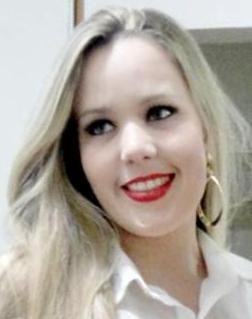 Estudante de Engenharia Química da UTFPR, amante de maquiagem e música sertaneja.