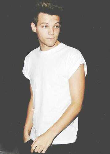 go follow my main account @awtomlinstyles :)