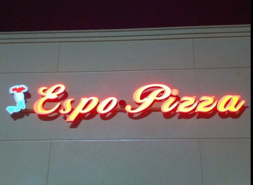 we are a family owned and operated Italian pizza shop and restaurant serving Plant City with the best NY style pizza and Italian dishes in town