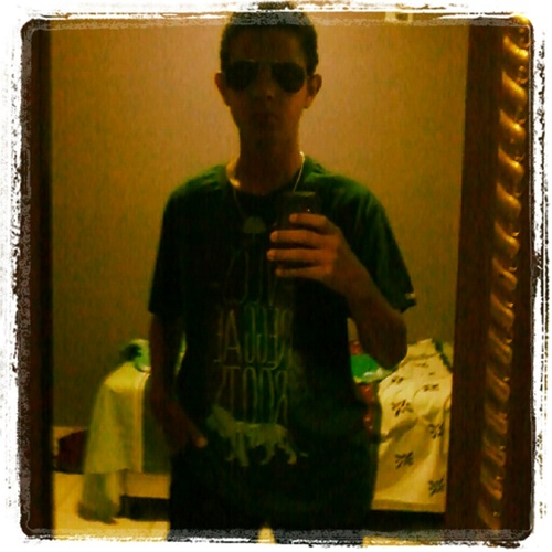 Baixista foda,amigo de @Pierrybatera e @alefe_music da mesma banda,sou da igreja PIEM.