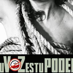 Venezolana, Ingeniero. Madre de Yoslena y Jose manuel. Acepto el  reto de Vivir cada dia  como  si  fuera el ultimo con mi familia Siempre