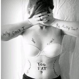 Gorda. Acomplejada. 40kg.
http://t.co/NmjQixeclj