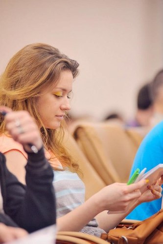 Люблю искусство. Не люблю слякоть. Интересуюсь развитием российского интернета и глобальным похолоданием
