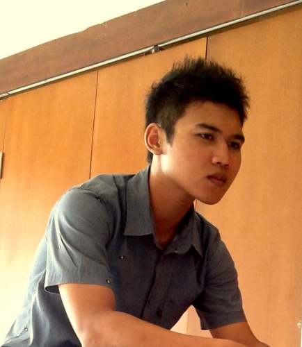 keep rock 'n roll, fighting, and hard working.
Pin : 767941A6