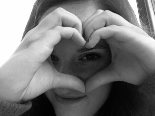 funnyface2929's profile picture. I am a very random, funny, nice person...at least...I think I am;)