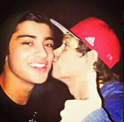 mapps19's profile picture. keep calm and love ONE DIRECTION,, love the way they do,,  LOVEUU! NIALL AND ZAYN IS FOREVAA!!!