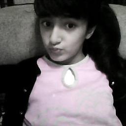 SpiceGi87217777's profile picture. Annesinin dizinin dibinde :D