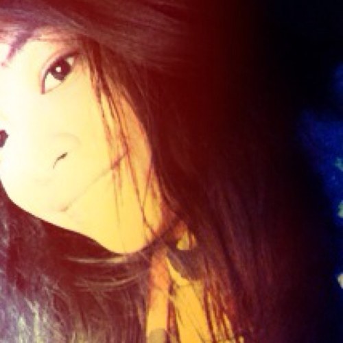 J'ai 15 ans. J'adore justin bieber et one direction. Follow me and I'll follow you ! Et c'est bien pour tout le monde♥ Je suis Portugaise et L'Indonésie ♡