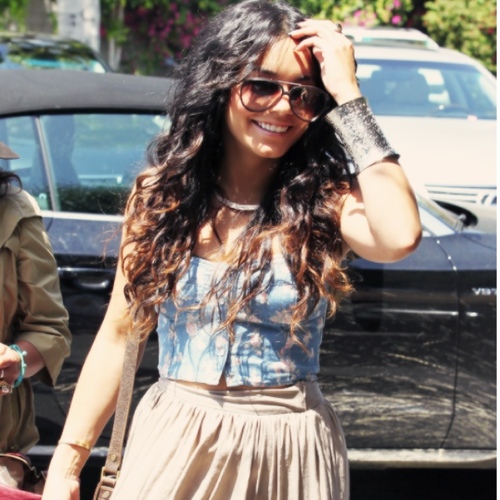 ohhsofake's profile picture. The less fucks you give, the better life you live. [single]