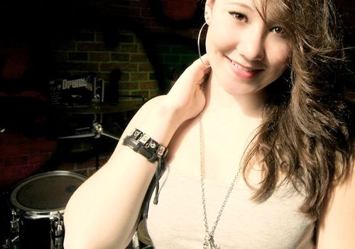 KleineKoreaan_'s profile picture. Dikke geiten rollen van de berg af.