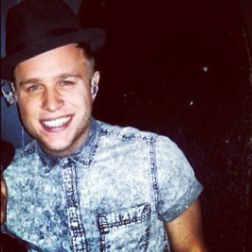 FAN ACCOUNT FOR OLLY MURS!!!! run by @ollymurs_amazin, @glenpowerxo, @paigelovesolly, @kimcarla_om and @JESS_98XXX Jake Quickenden follows