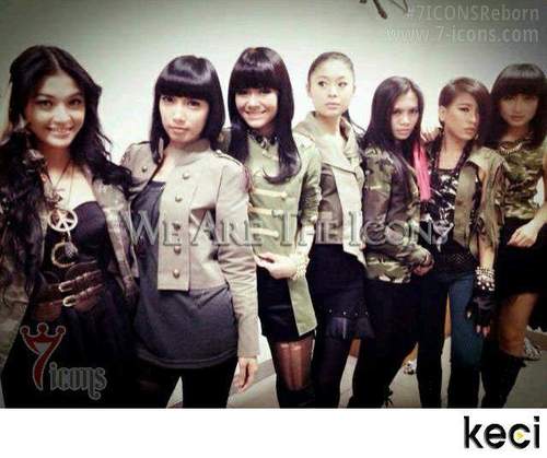 We are @Official_ICONIA from Indonesia. We ♥ @7_ICONS first until the end. We always support 7 ICONS!