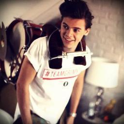 Heyyy i'm from Bulgaria.I'm Directioner!!! I love 1D and my favourite is @Harry_Styles :) Vass Happenin :D :D :D  I follow back everyone !!! :)