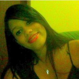 'Se eu errar que seja por muito, por amar demais, por me entregar demais, por ter tentado ser feliz demais.''