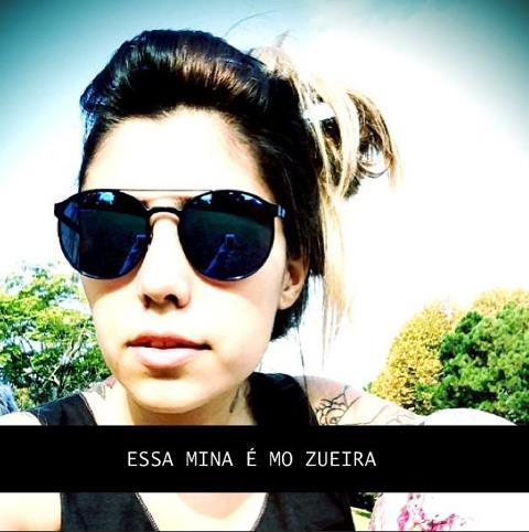 Menina verdadeira sem frescura procurando cada dia sua personalidade nao para agradar os outros mais sim para mim gosto de liberdade aqui a mina éh ZIKA