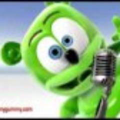 peternguyen200's profile picture. WHO WANTS TO SING WITH MEEEEEEEEEEEEEEEEEEEEE!!!!!