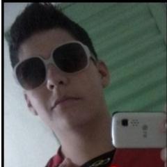 Amo futebol,joga playstation 2