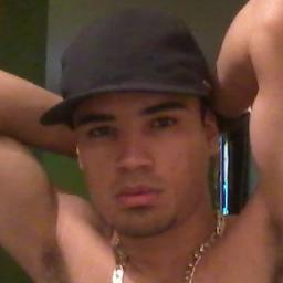 MLk simpático, Sinceridade é meu Forte. Curto fazer amizades. #Caipirinha de Vodka #Eletro Music #Funk #Balada #Boys e Girls Quer saber mais é só perguntar.