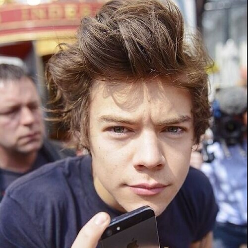 please follow @logicalouis because I gave you a free follow here ! PLEASE GET HER TO 1K!
