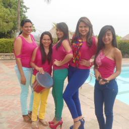 son un grupo vallenato muy profesional y divertido integrado solamente por mujeres!