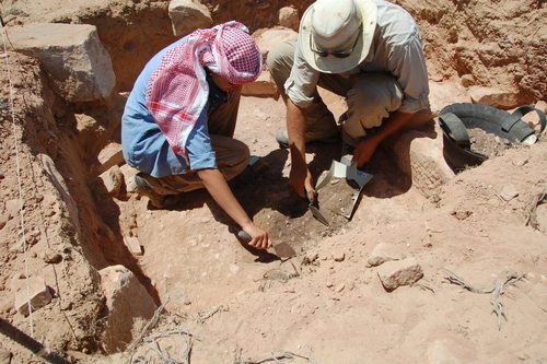 Admit it, you always wanted to be an archaeologist when you grew up. Account for Archaeology's Dirty Little Secrets #MOOC by @brownarchaeolog on @coursera.
