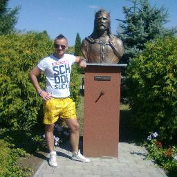 A mosoly egy görbe vonal, amely egyenesbe hozhat mindent.