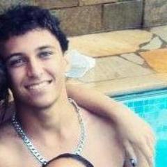 apenas um menino alegre com sua vida ;D