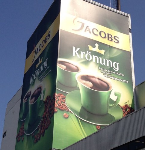 Der Kaffee ist das Sinnbild der Liebe. Man liebt ihn brünett, blond oder schwarz, aber durchgängig heiß.