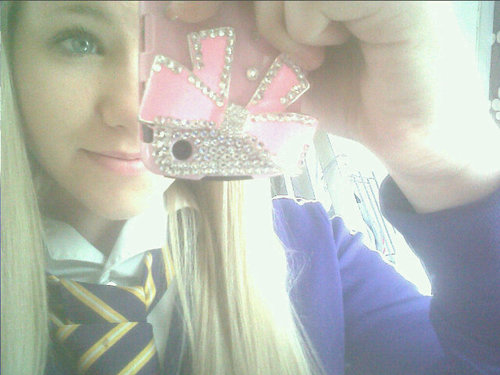 Sophiee_Boswell's profile picture. BBM;2B11DCF4