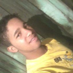 sou musico toco bateria sou evagelico!!!sou tecnico de shom eu gosto de toca pank rock