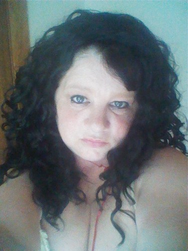living with my bf looking for friends