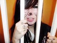 Yadiraqvo's profile picture. If it feels a little uncomfortable, you should probably do it http://t.co/cdHVNfhTBW