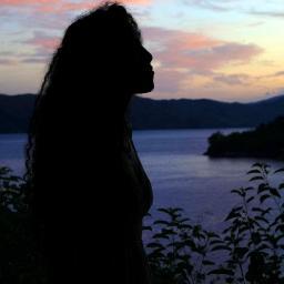mujer socialista y revolucionaria, pero sobre todo chavista....creo en Dios todo poderoso..viva mi GIGANTE ETERNO HUGO CHAVEZ....