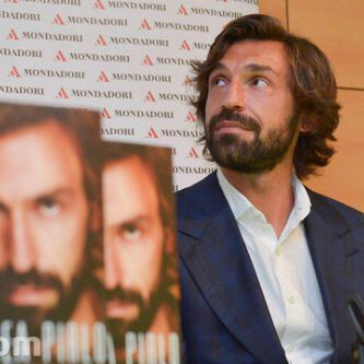 طالب ثانوي - مشجع ﻟ نادي الهلال السعودي & ريال مدريد الأسباني : محب للاعب ( pirlo ) ومترجم لاخبار ريال مدريد * مصمم فوتوشوب وتحياتي لكمّ . . .