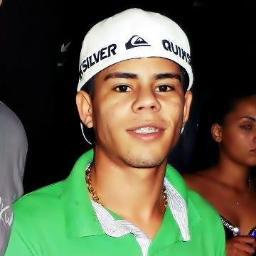 Um Simples menor sonhador que decidiu cantar um Funk ♪♫ 

Sigam @jefinhoboy_